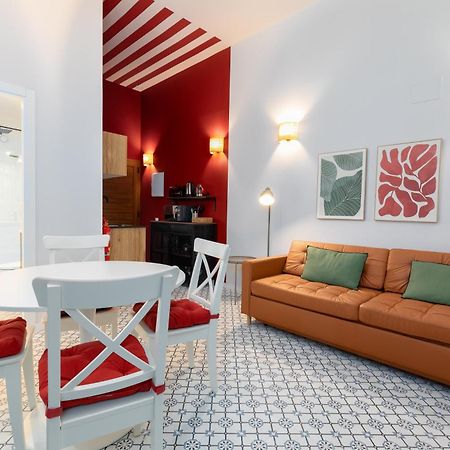 The Little Village Apartments Valenza Esterno foto