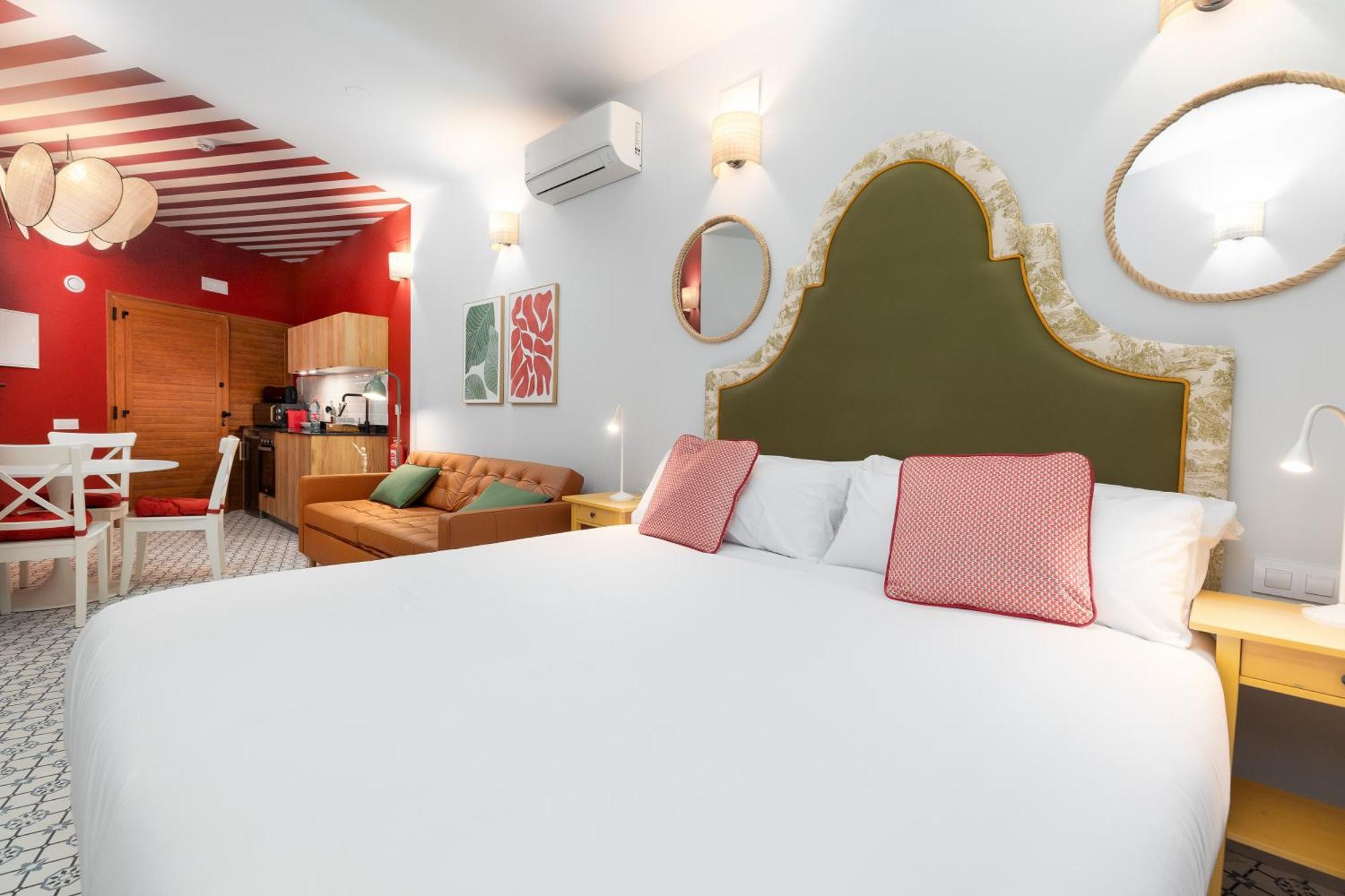 The Little Village Apartments Valenza Esterno foto