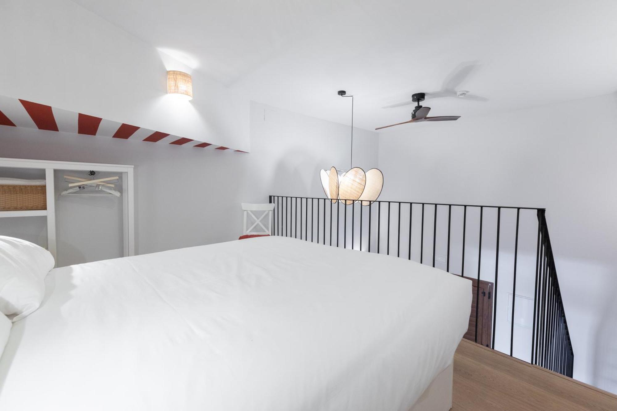 The Little Village Apartments Valenza Esterno foto