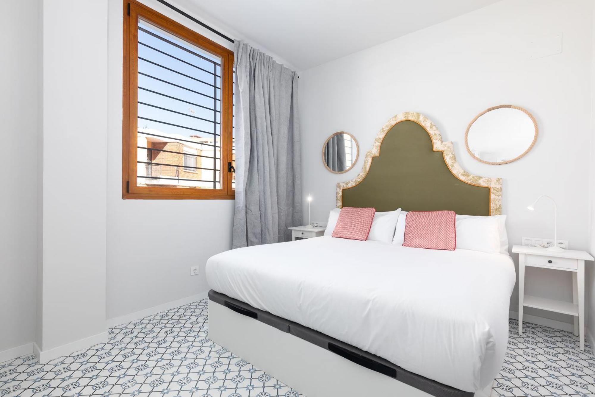 The Little Village Apartments Valenza Esterno foto
