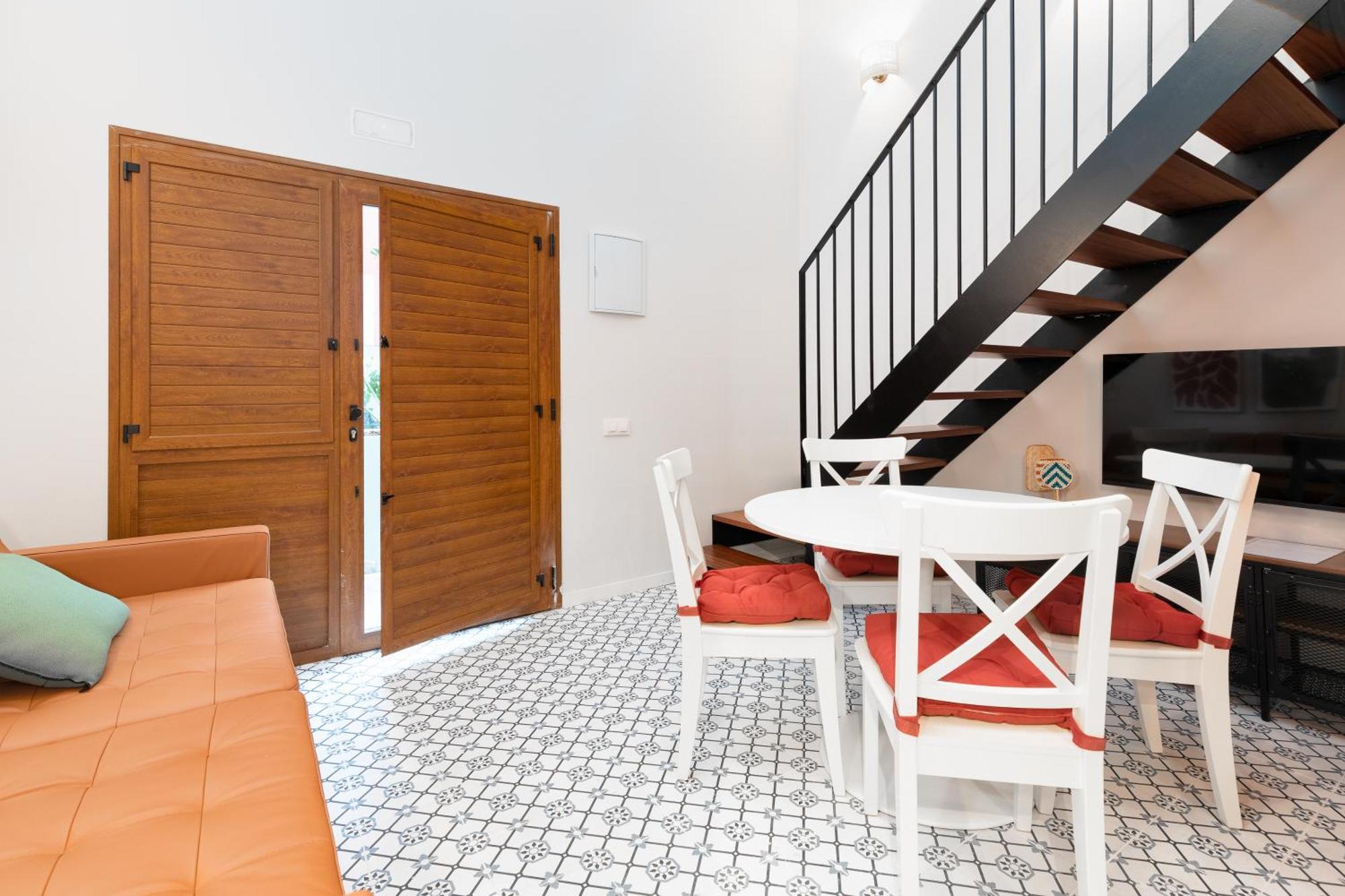 The Little Village Apartments Valenza Esterno foto