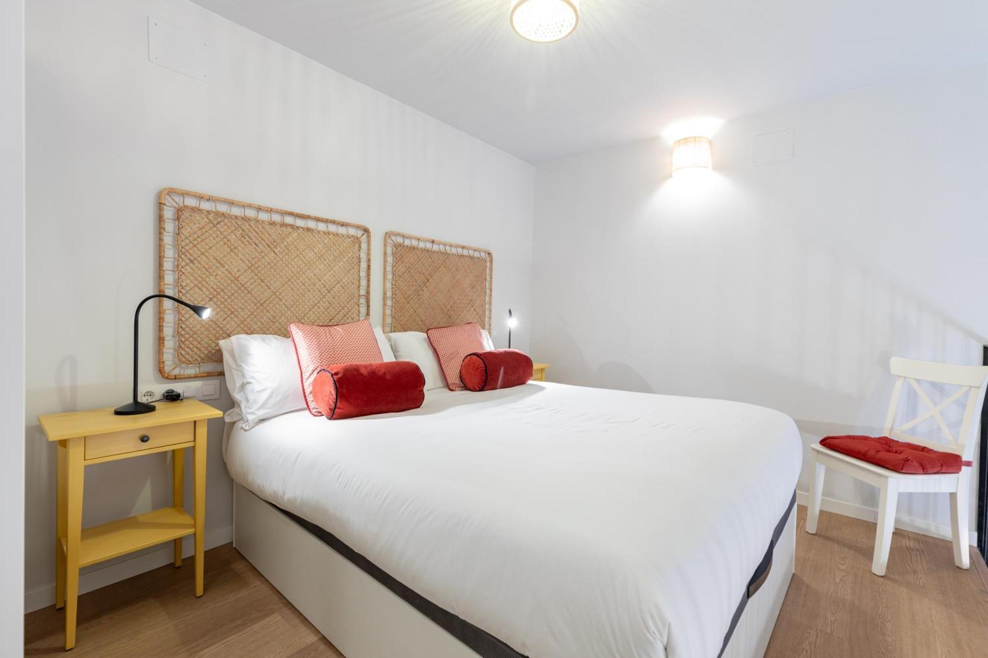 The Little Village Apartments Valenza Esterno foto