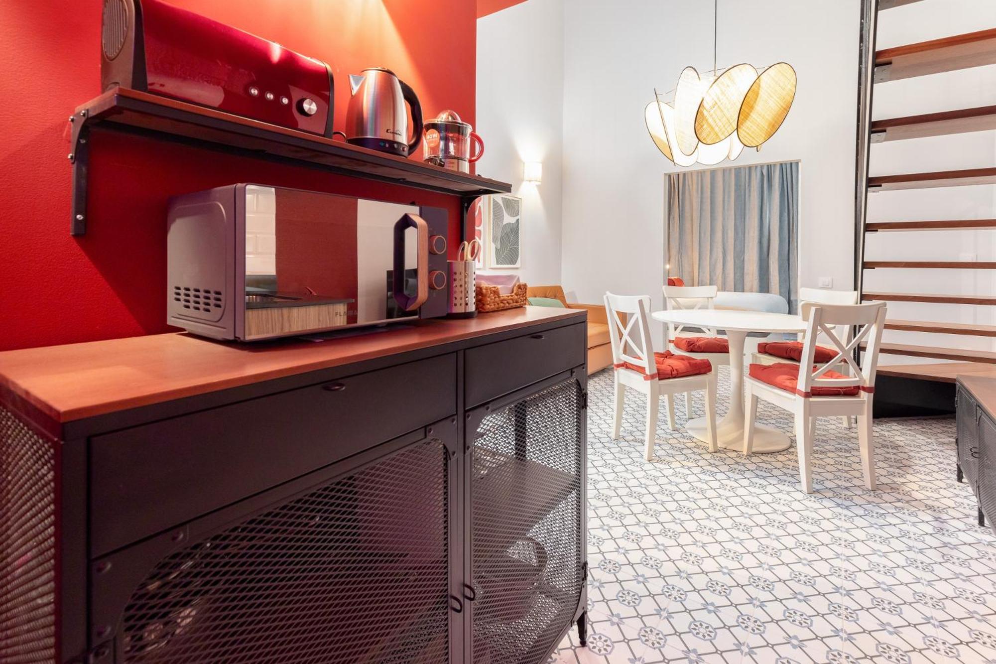 The Little Village Apartments Valenza Esterno foto
